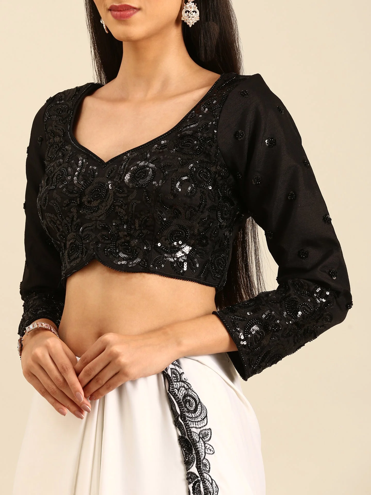 Black & White Satin Printed Saree With Hand Embroidery & Readymade Blouse - Image 10