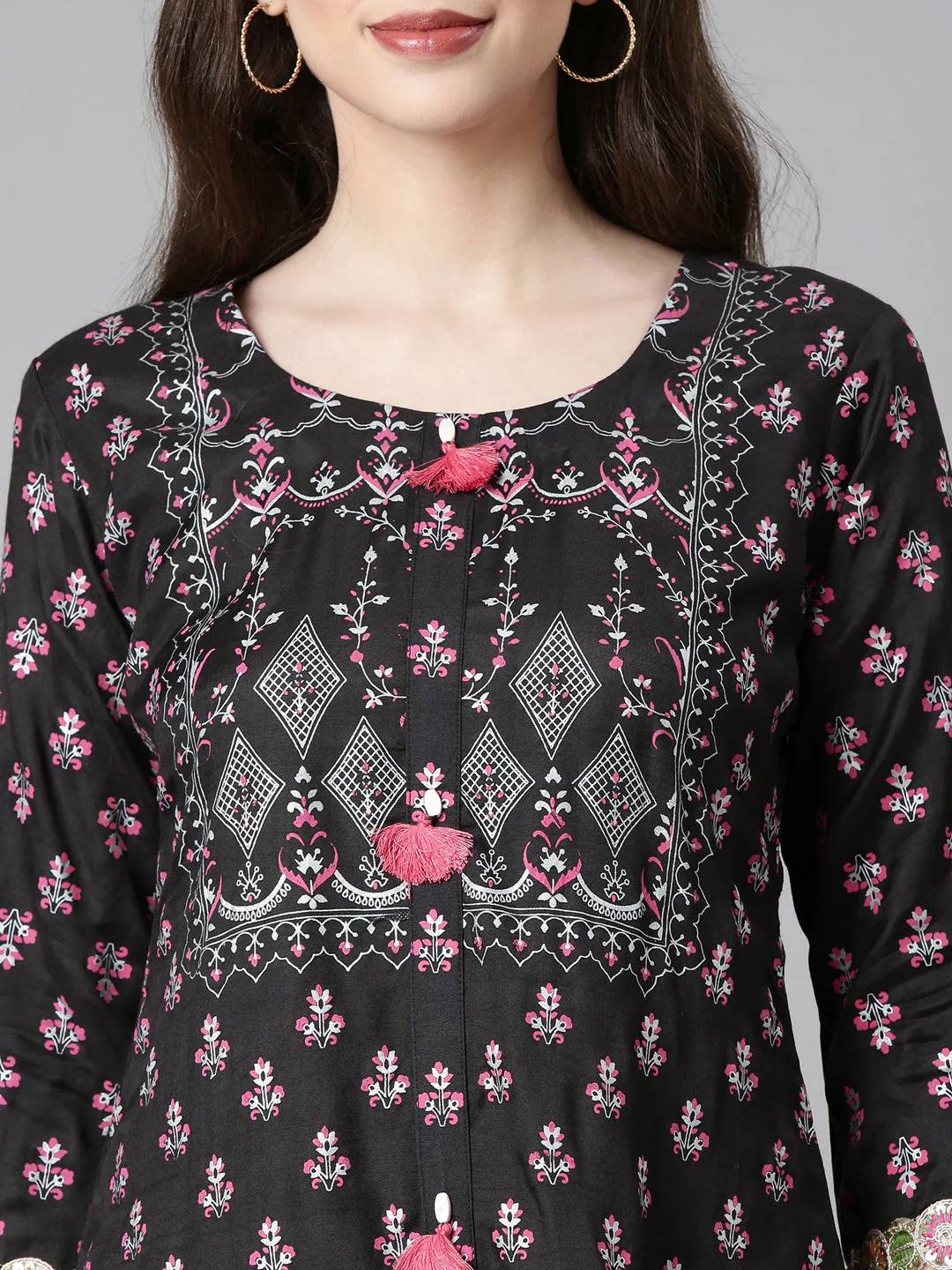 Neerus Black Casual Floral Straight Kurta - Image 4