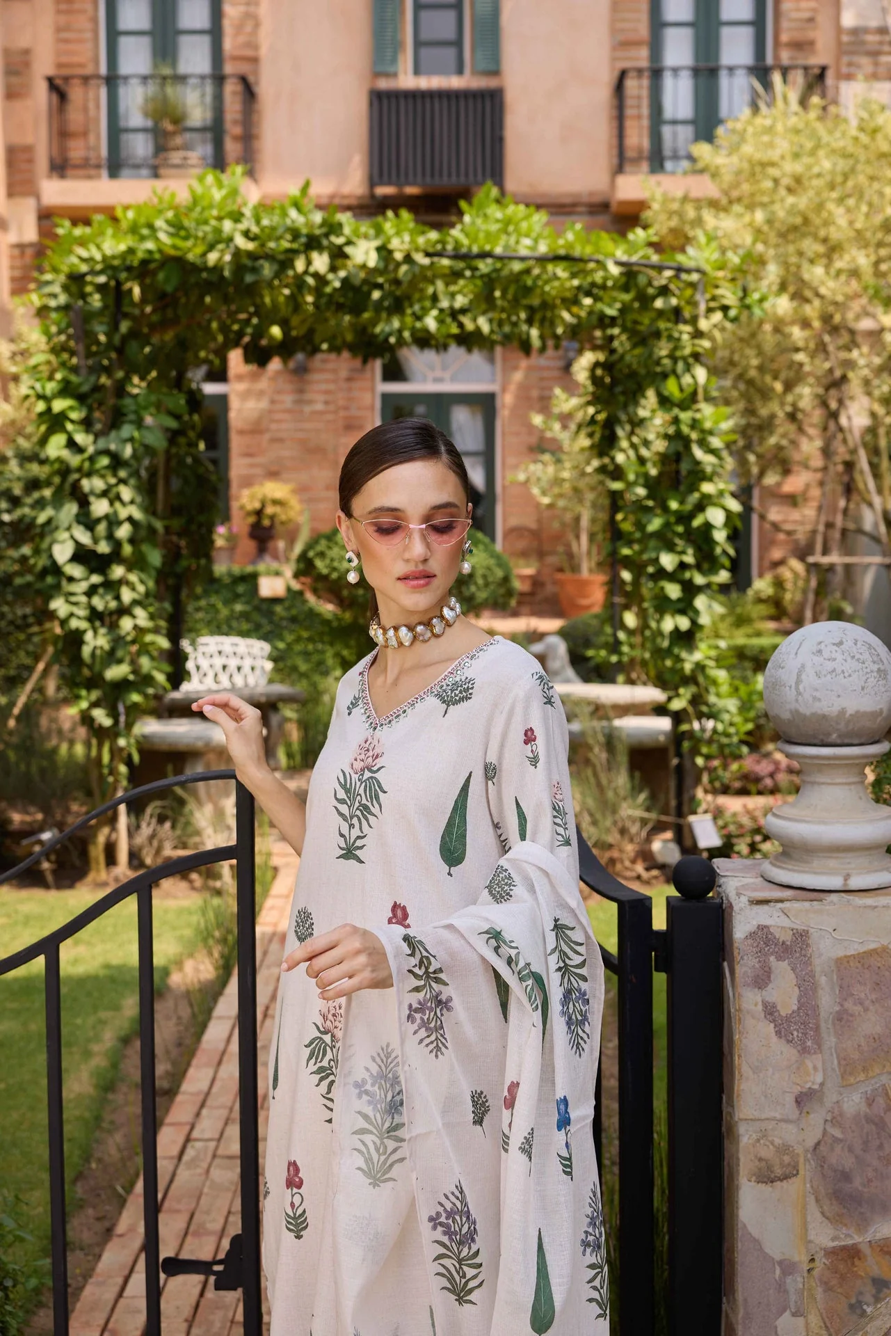 Neerus Cream Printed Straight Kurta and Trousers With Dupatta - Image 3