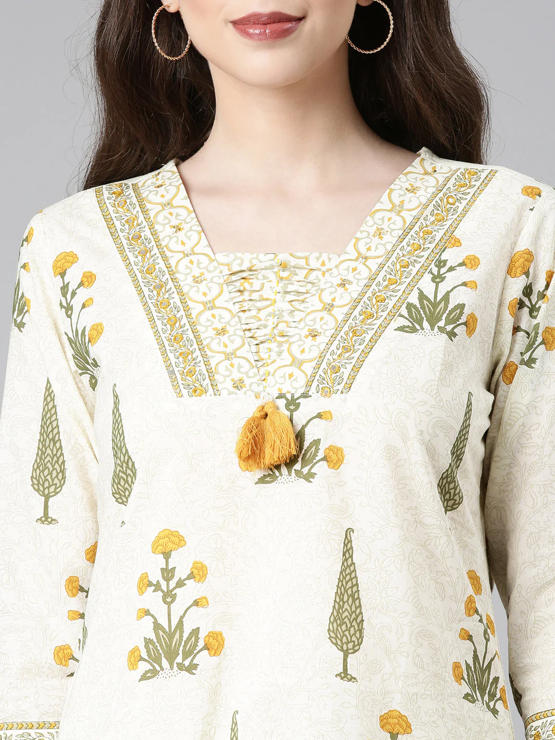 Neerus Cream Printed Straight Kurta and Trousers With Dupatta - Image 4