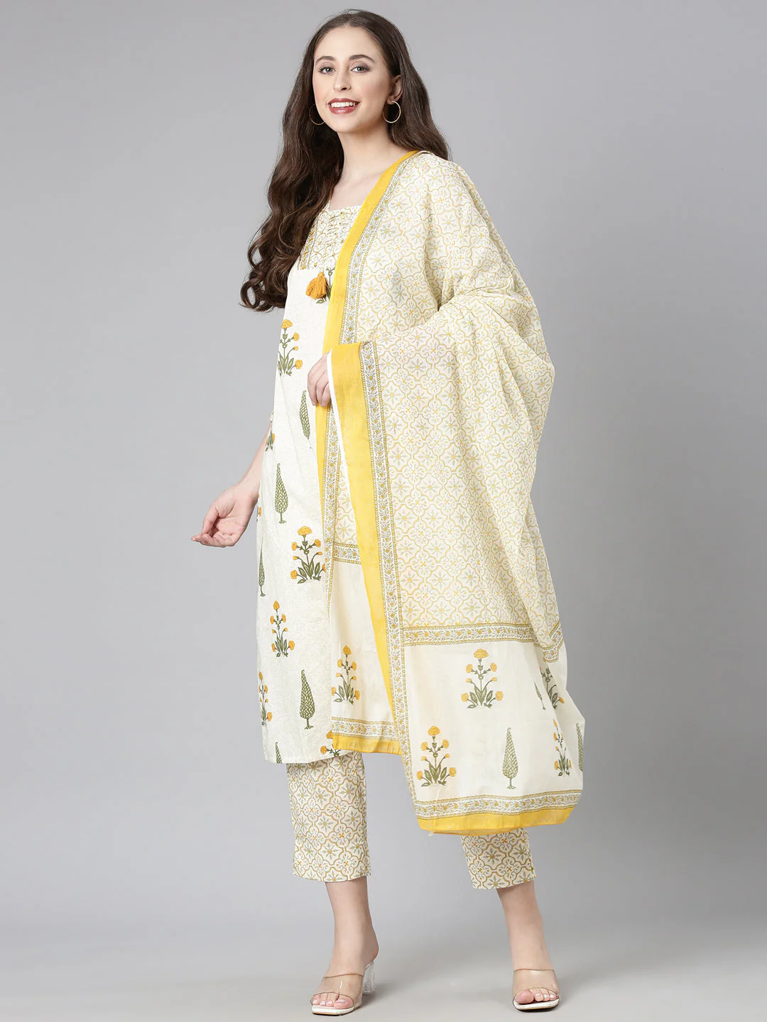 Neerus Cream Printed Straight Kurta and Trousers With Dupatta - Image 5