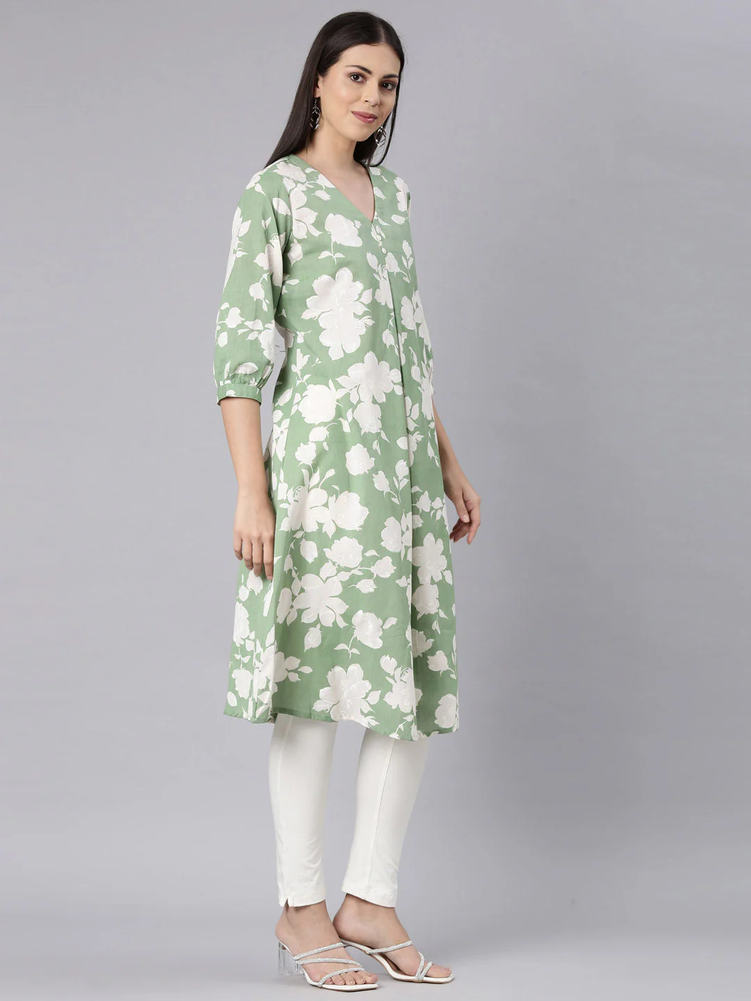 Neerus Green Curved Casual Floral Anarkali Kurta - Image 3