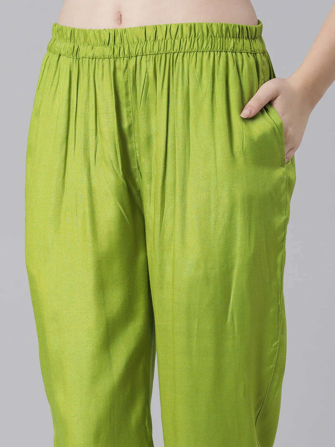 Neerus Green Printed Straight Kurta and Trousers With Dupatta - Image 6