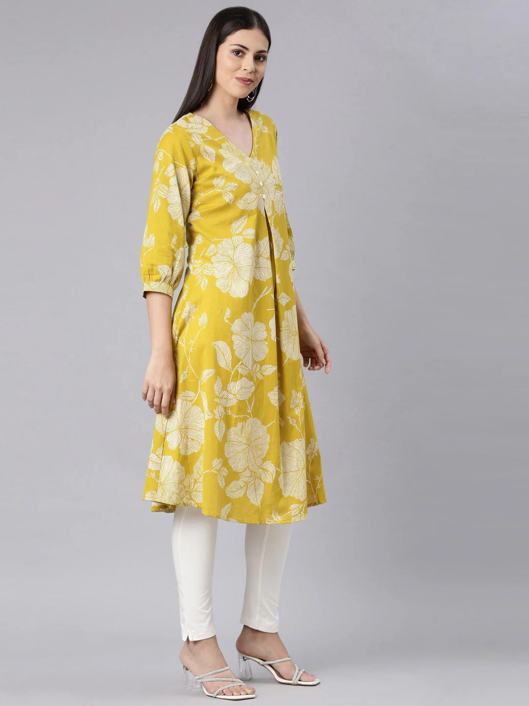 Neerus Green Straight Casual Floral Anarkali Kurta - Image 3