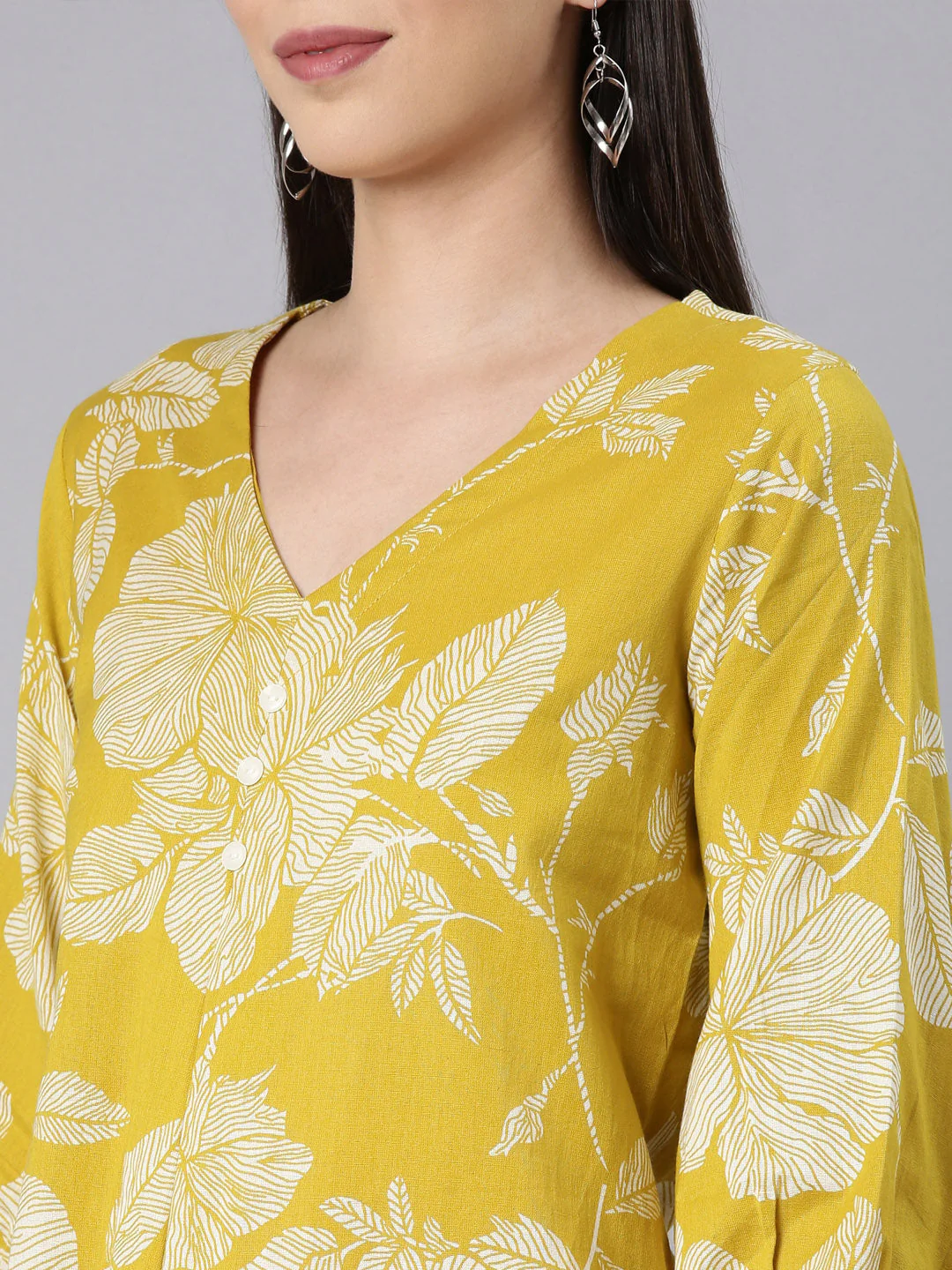 Neerus Green Straight Casual Floral Anarkali Kurta - Image 5