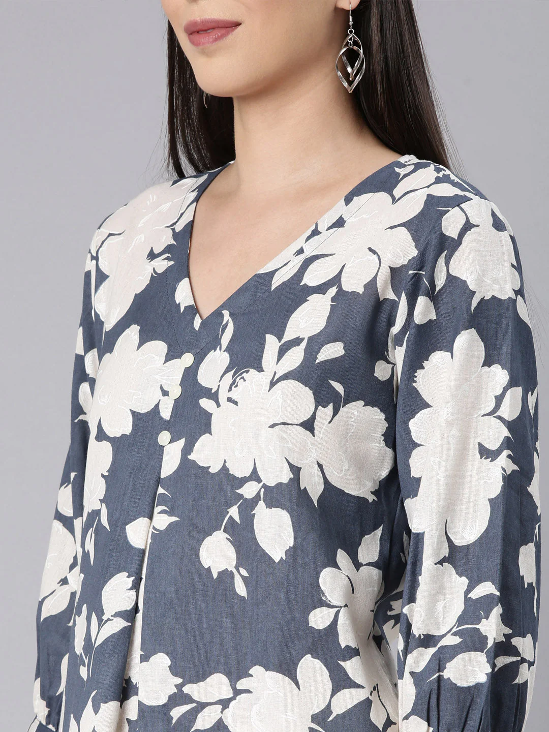 Neerus Grey Curved Casual Floral Anarkali Kurta - Image 5