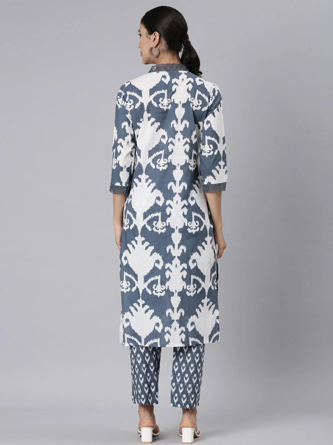 Neerus Grey Printed Straight Kurta and Trousers - Image 3
