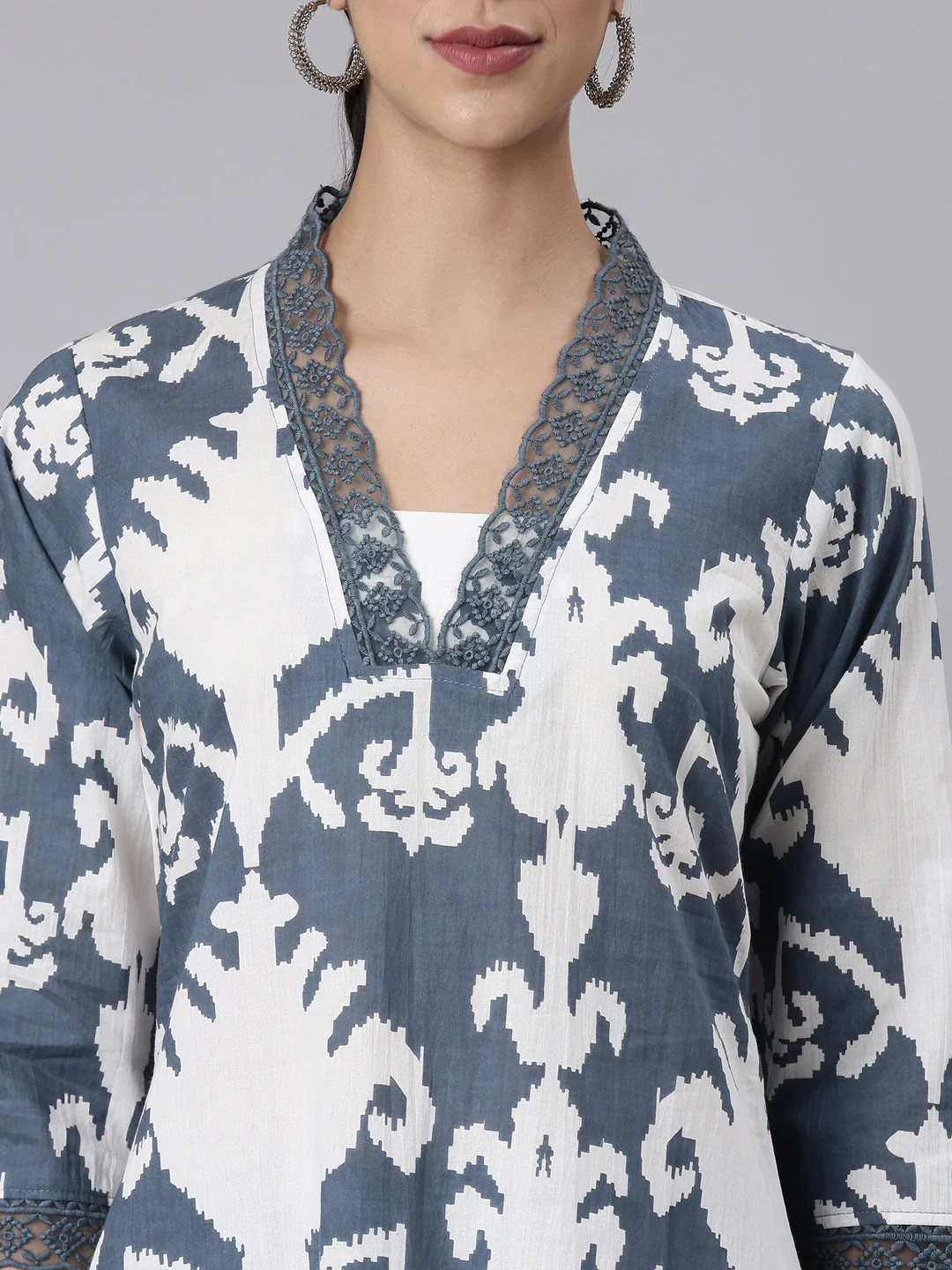 Neerus Grey Printed Straight Kurta and Trousers - Image 4