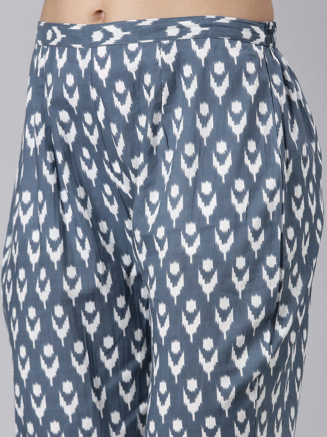 Neerus Grey Printed Straight Kurta and Trousers - Image 6