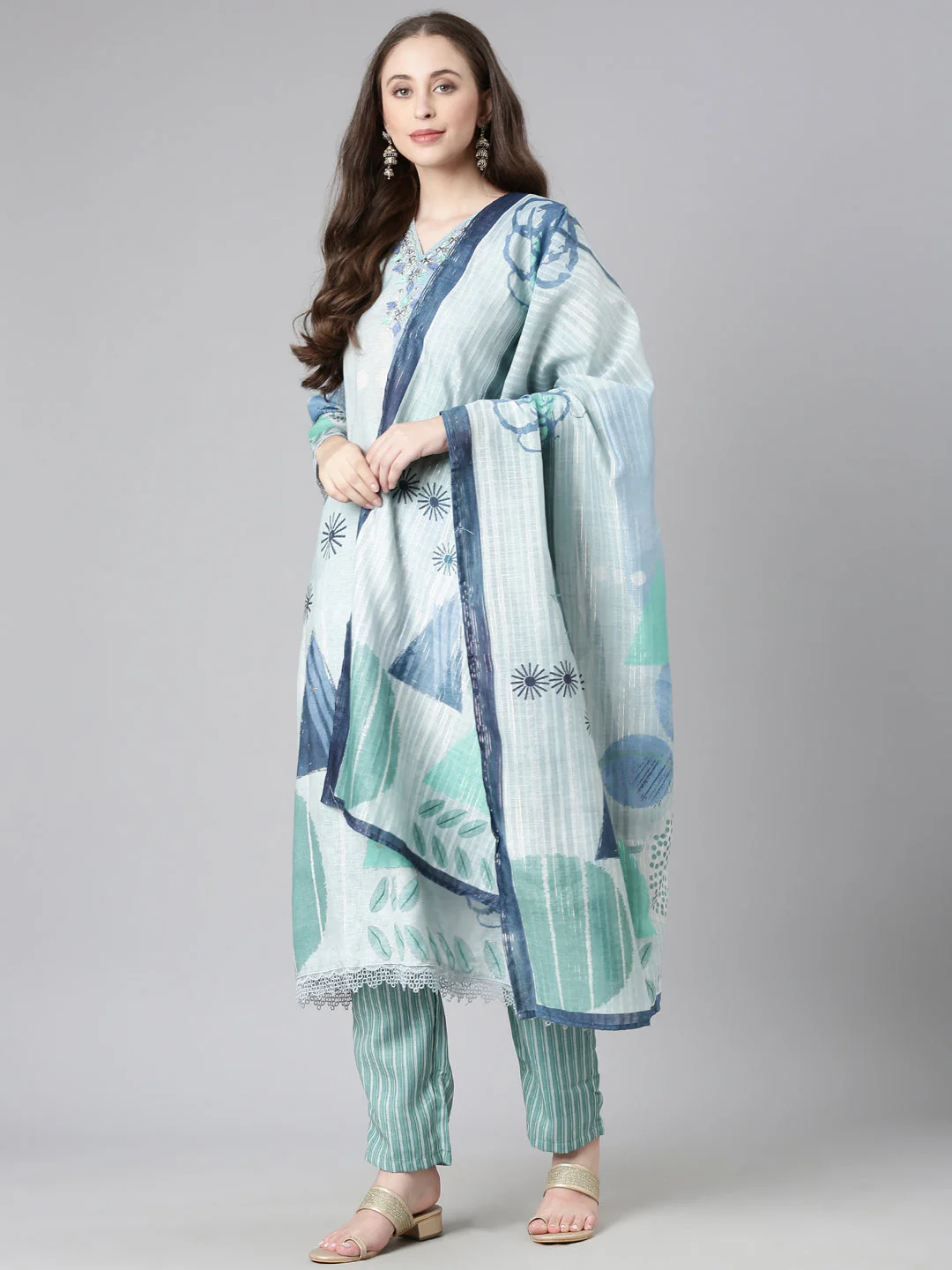 Neerus Grey Printed Straight Kurta and Trousers With Dupatta - Image 5