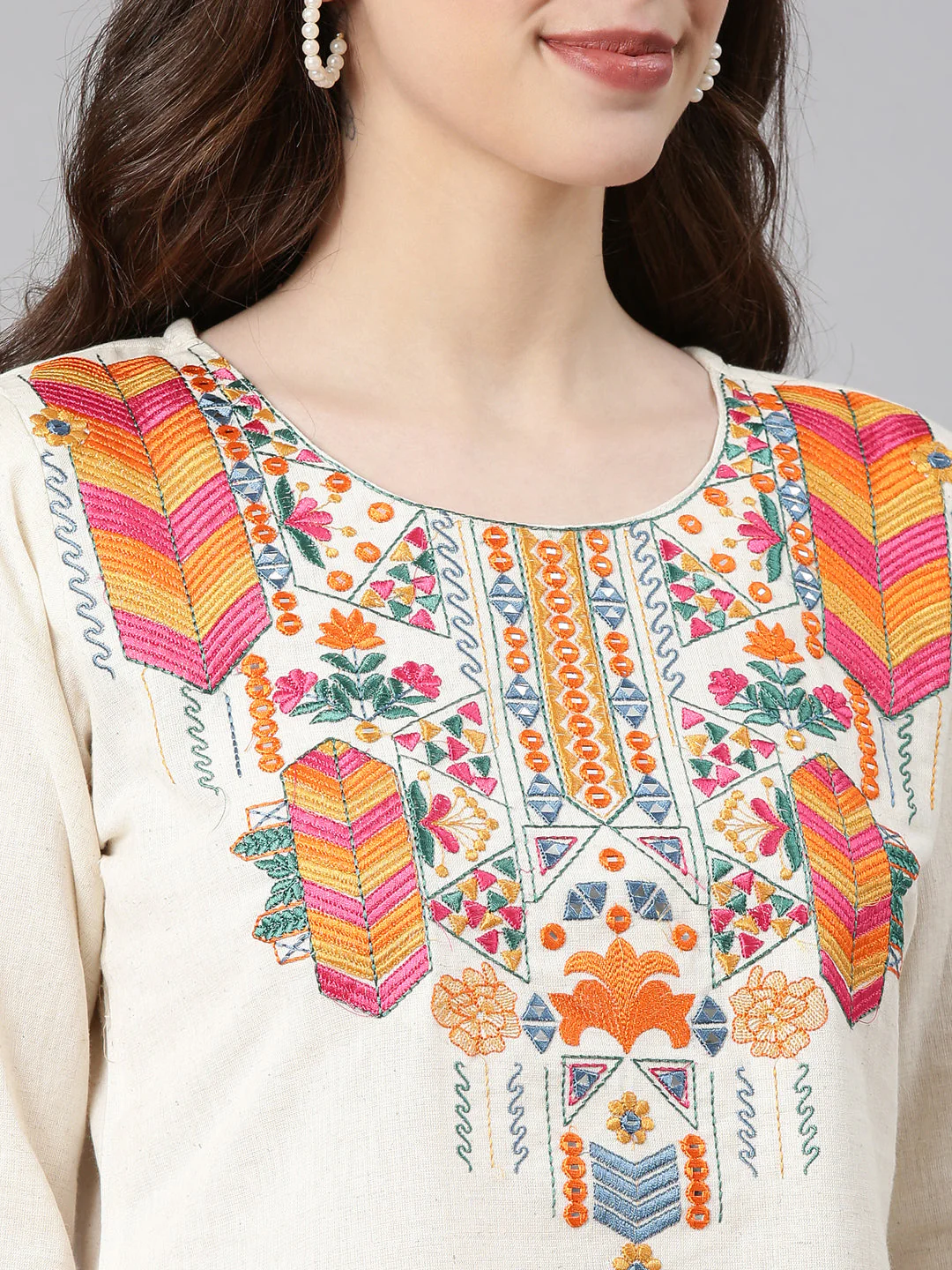 Neerus Off white Embroidered Straight Kurta and Trousers With Dupatta - Image 4