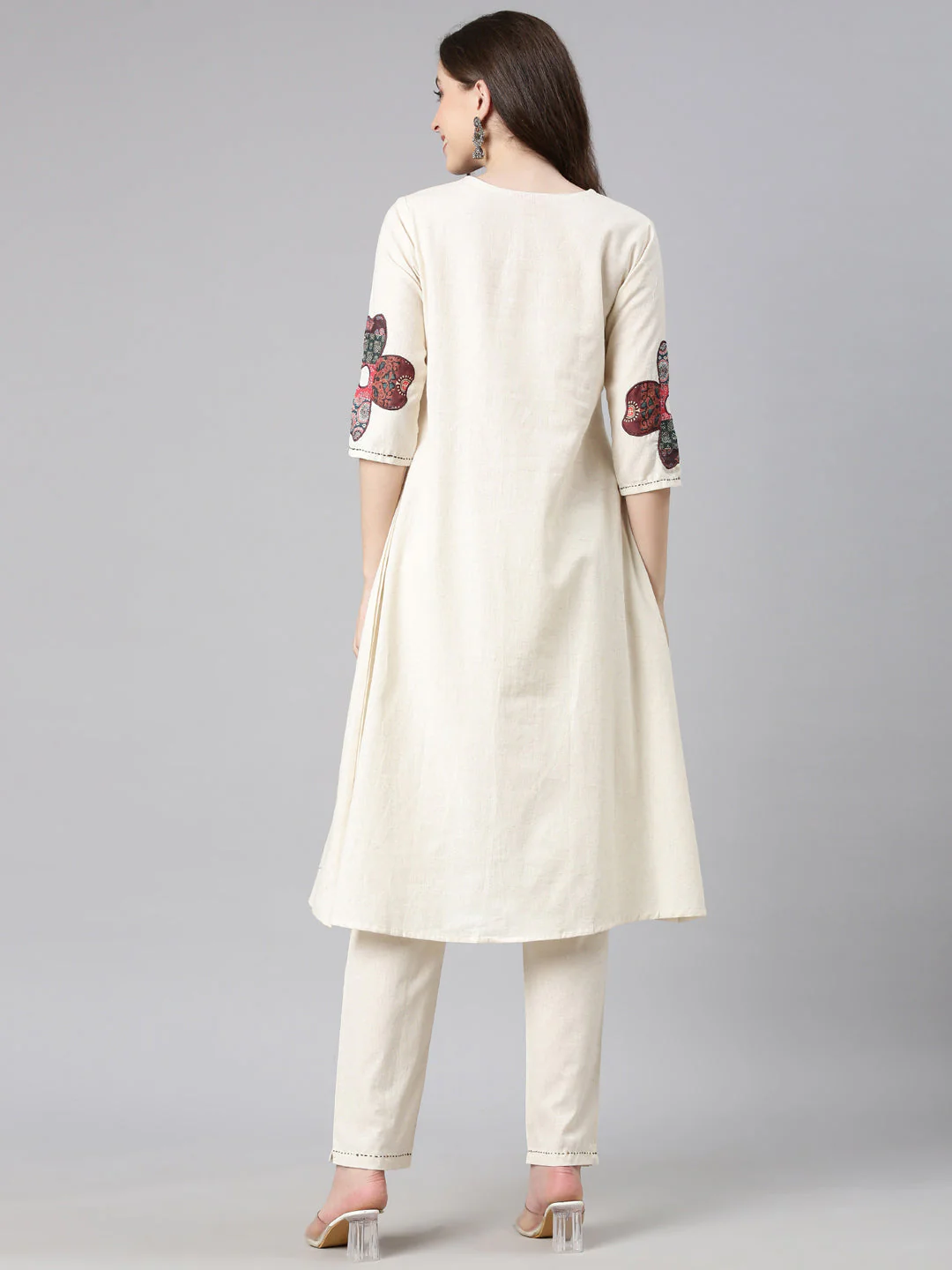 Neerus Off white Solid Straight Kurta and Trousers - Image 4