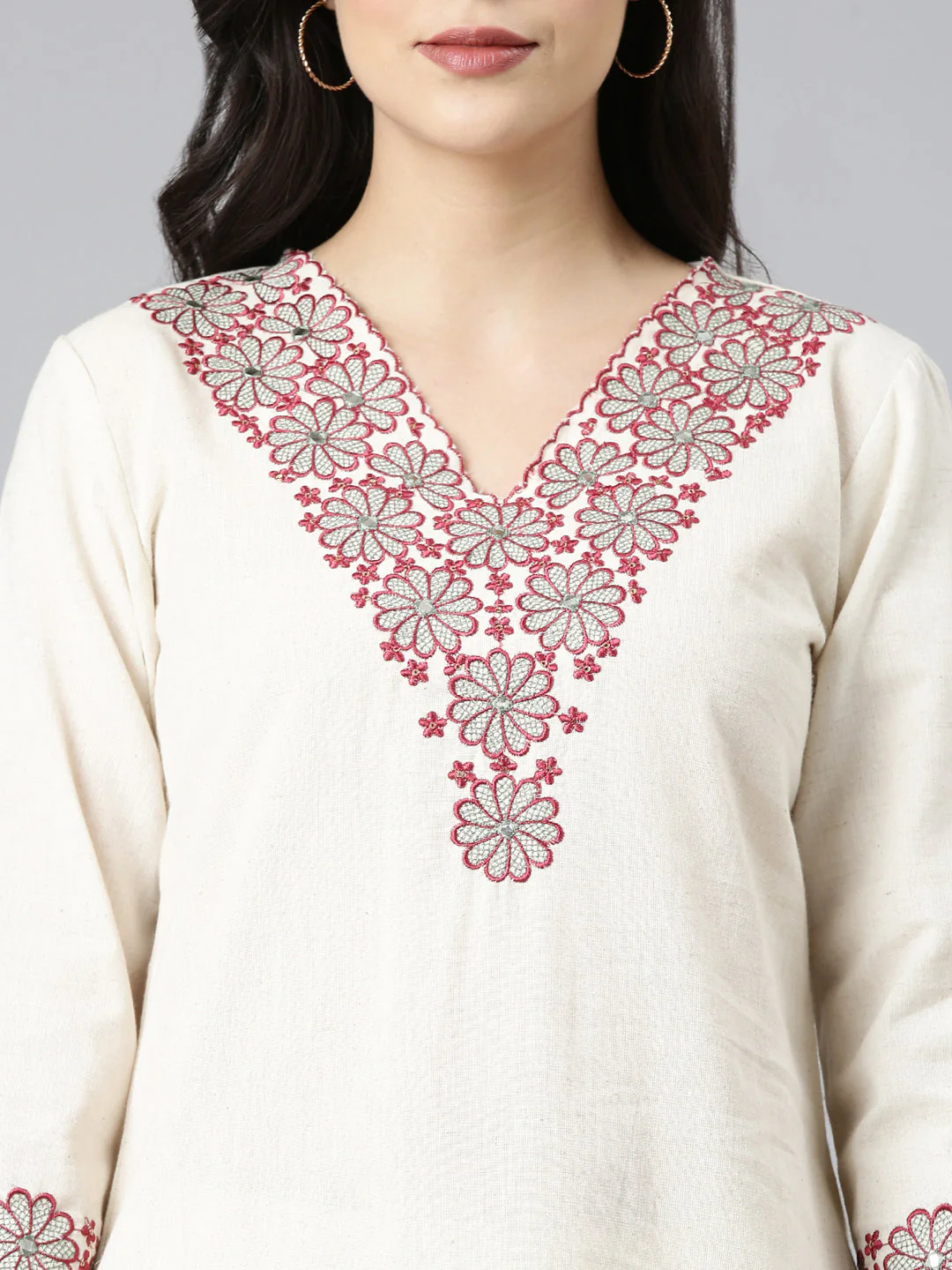 Neerus Off White Solid Straight Kurta and Trousers With Dupatta - Image 4