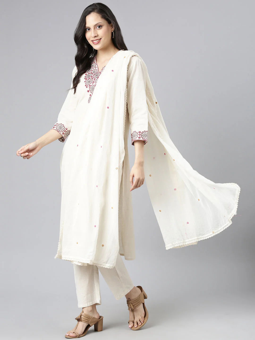 Neerus Off White Solid Straight Kurta and Trousers With Dupatta - Image 5