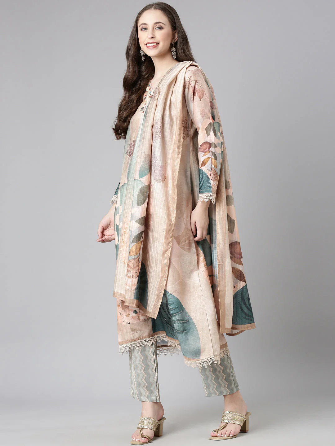 Neerus Peach Printed Straight Kurta and Trousers With Dupatta - Image 5