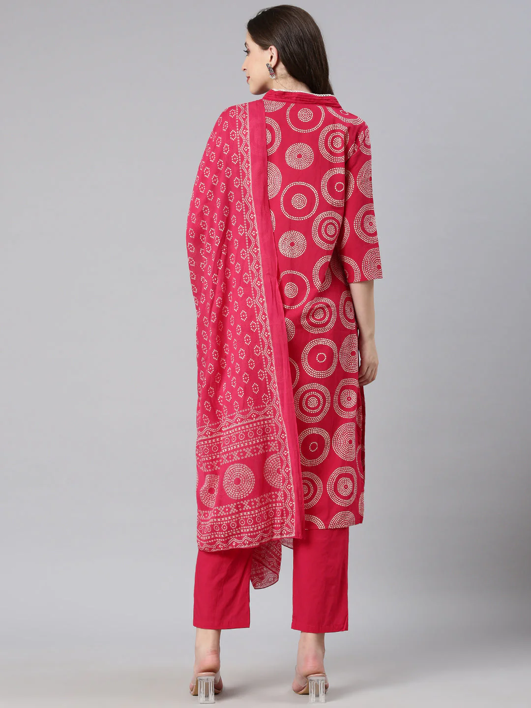 Neerus Rani pink Printed Straight Kurta and Trousers With Dupatta - Image 3