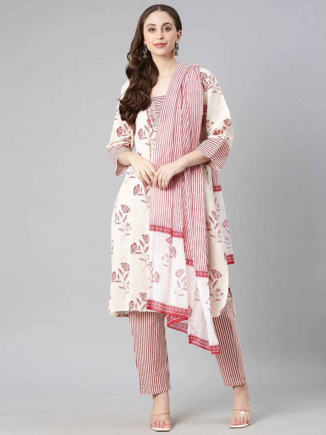 Neerus Red Printed Straight Kurta and Trousers With Dupatta - Image 5