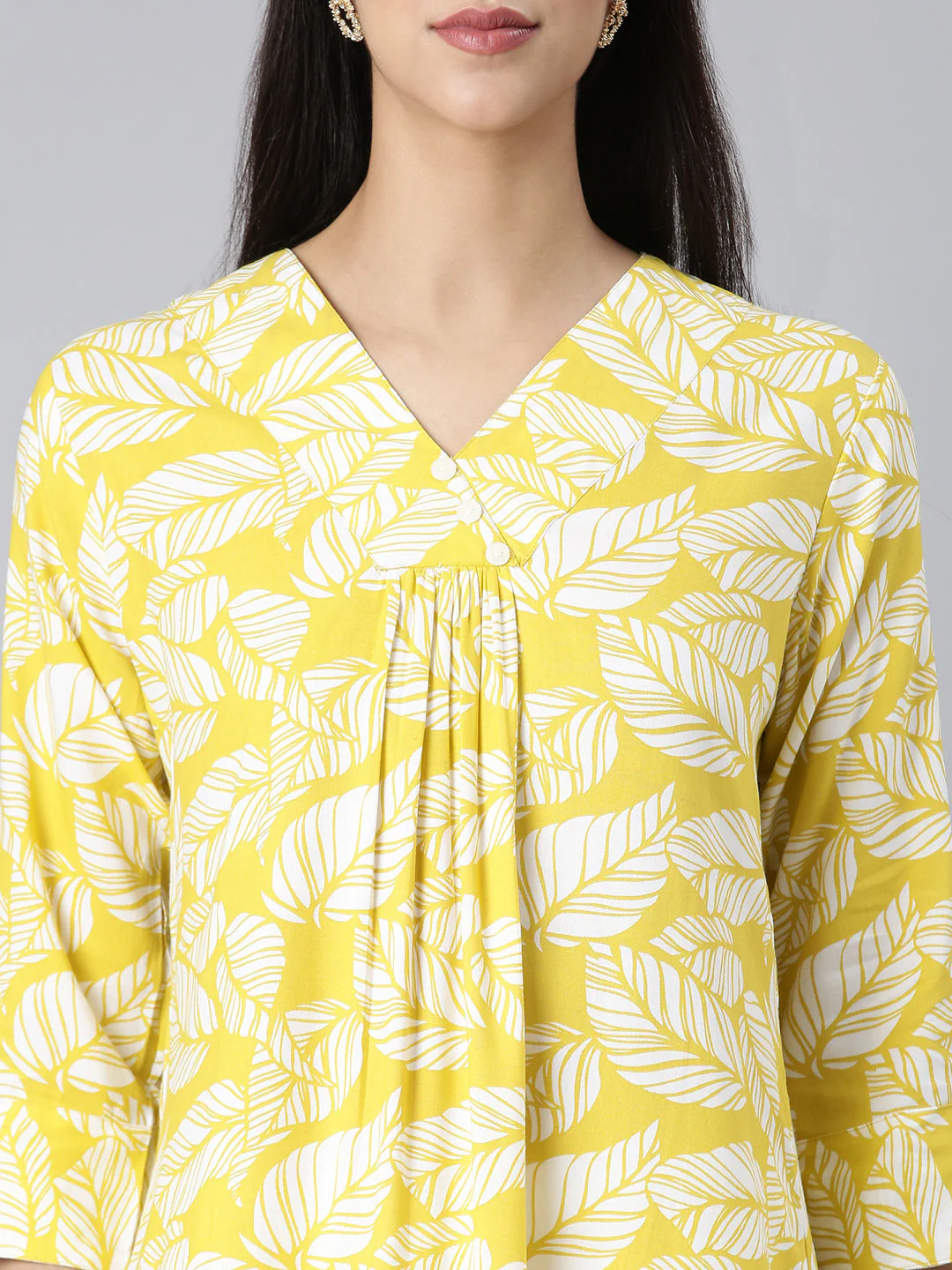 Neerus Yellow Casual Floral Straight Kurta - Image 4